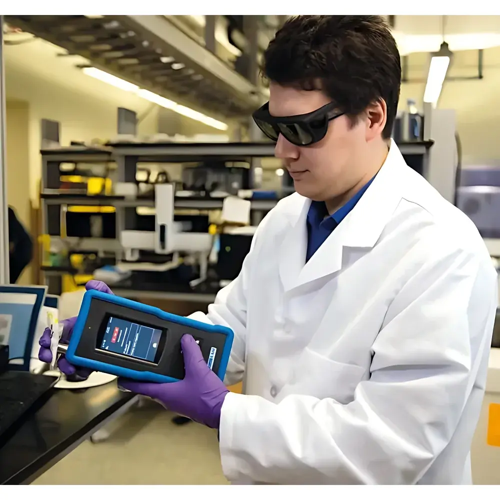 NanoRam-1064 Handheld Raman Spectrometer for Raw Material Identification