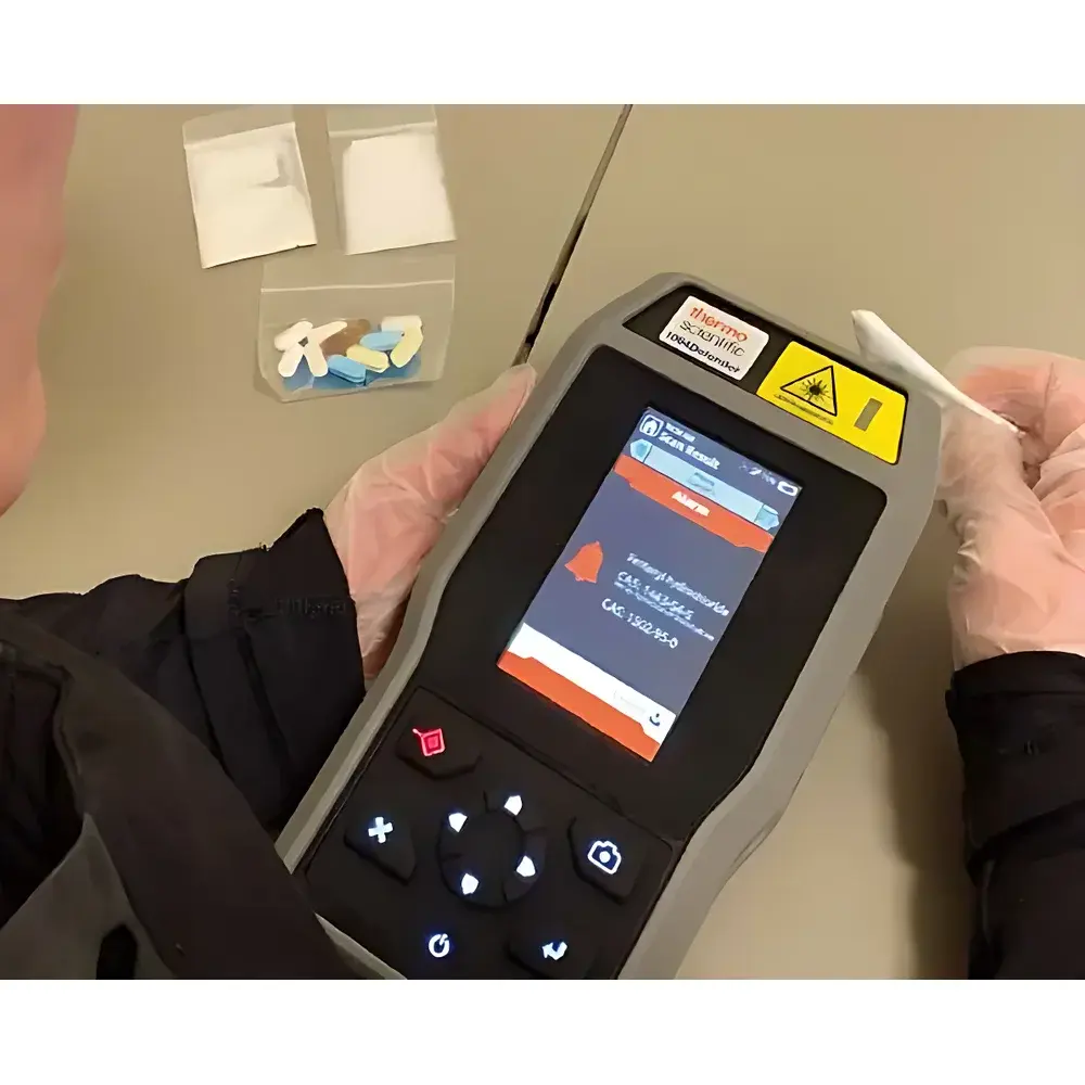 Thermo Scientific 1064Defender Handheld Raman Spectrometer