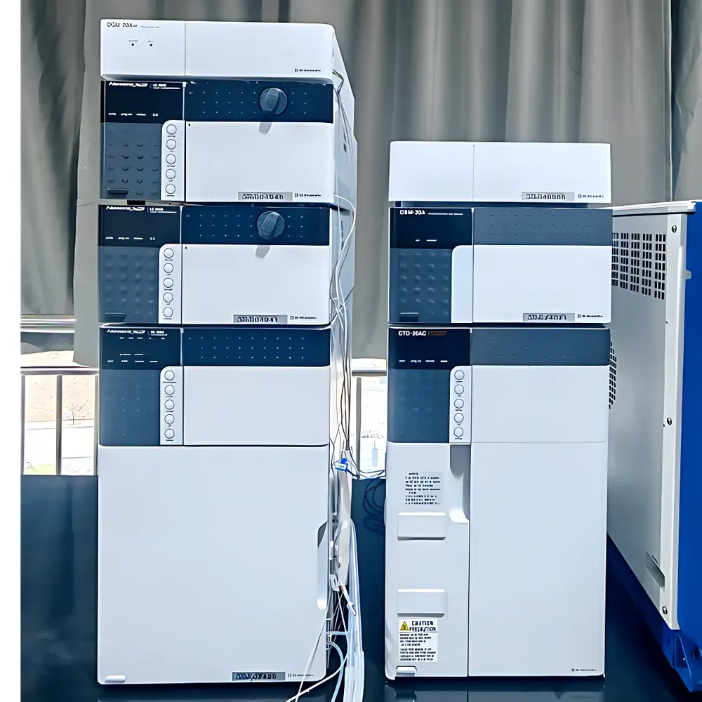 SCIEX QTRAP 4500 Hybrid Triple Quadrupole/Linear Ion Trap Mass Spectrometer with Shimadzu Nexera LC-30AD UHPLC System