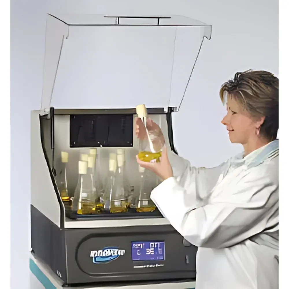 New Brunswick Innova 40 R Refrigerated Benchtop Incubated Shaker