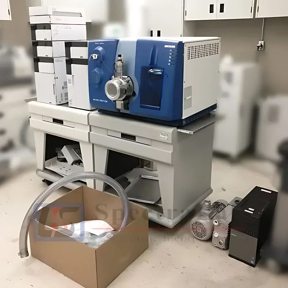 AB SCIEX QTRAP 5500 Hybrid Triple Quadrupole Linear Ion Trap Mass Spectrometer with Shimadzu Prominence UFLC XR System
