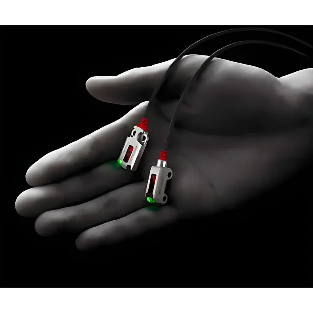KEYENCE PR-M/F Ultra-Compact Photoelectric Sensor with Built-in Amplifier