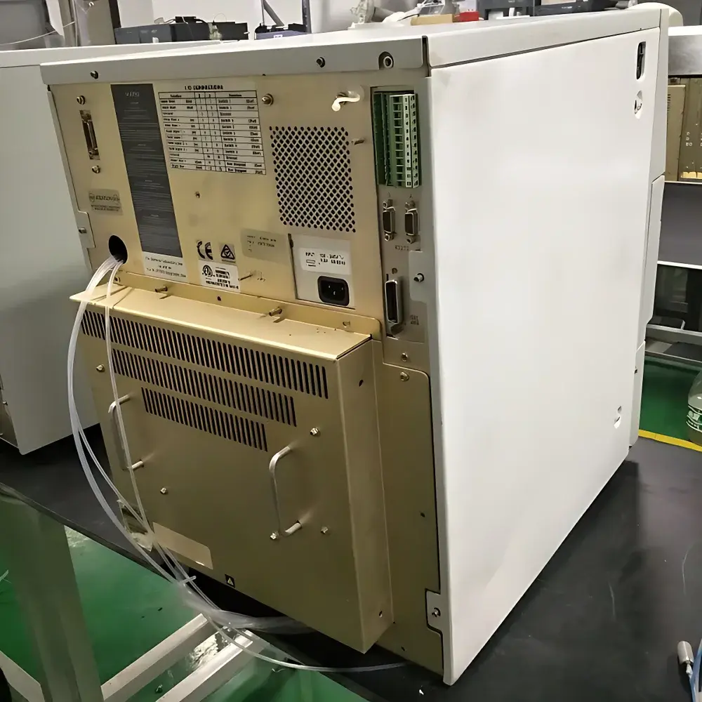 Waters LC-2695 Pre-Owned High-Performance Liquid Chromatograph