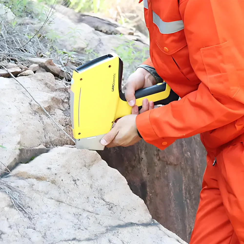 Brookfield LANScientific TrueX 900 Portable Energy Dispersive X-Ray Fluorescence (EDXRF) Spectrometer for Ore and Geological Materials