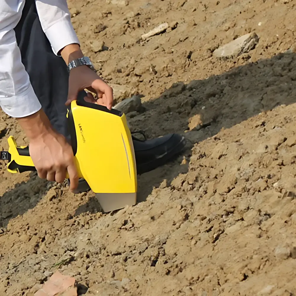 LANScientific TrueX 700 Series Handheld Energy Dispersive X-Ray Fluorescence (EDXRF) Spectrometer for Soil Heavy Metal Analysis