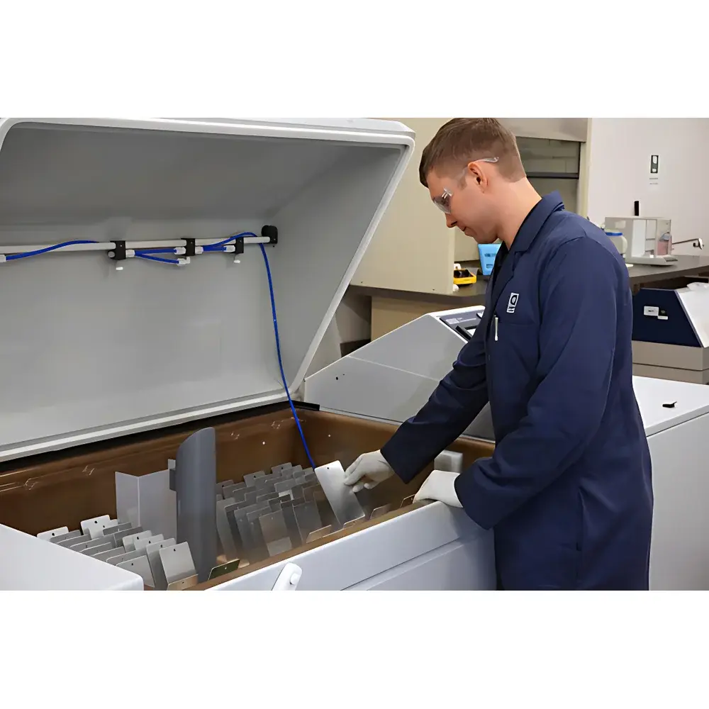 Q-LAB Q-FOG CRH Cyclic Corrosion Test Chamber