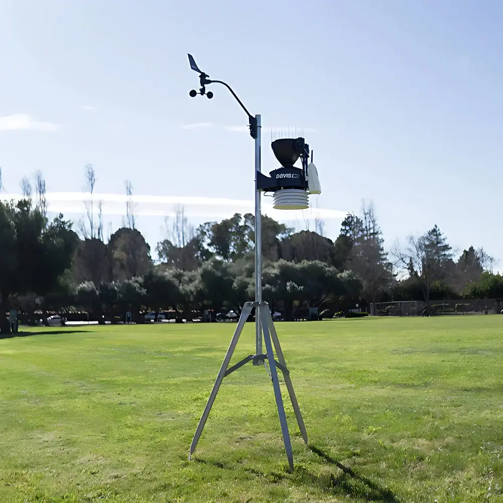 Davis Vantage Pro2 Plus 6162 Wireless Enhanced Weather Station