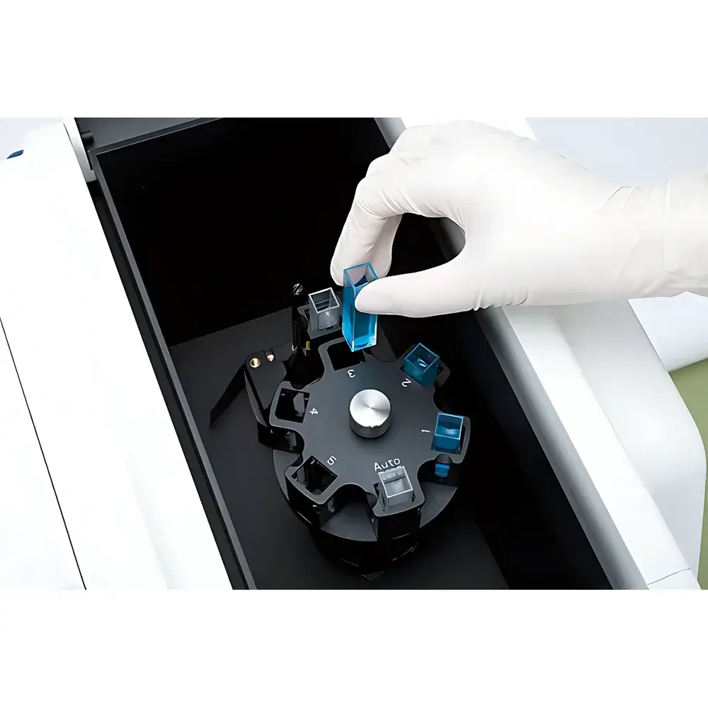 Hitachi UH5300 Dual-Beam Ultraviolet-Visible Spectrophotometer