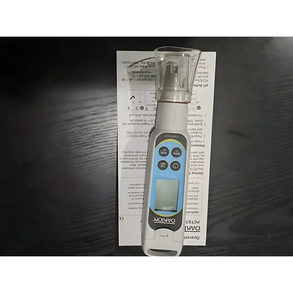 Oakton PCTSTestr 50 Waterproof Pocket pH/Conductivity/TDS/Salinity/Temperature Tester