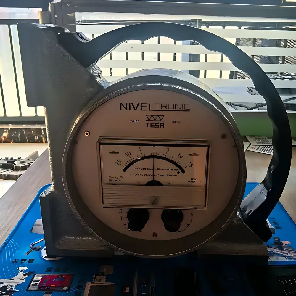 TESA NIVELTRONIC Electronic Level with Analog Display and Built-in Current Meter