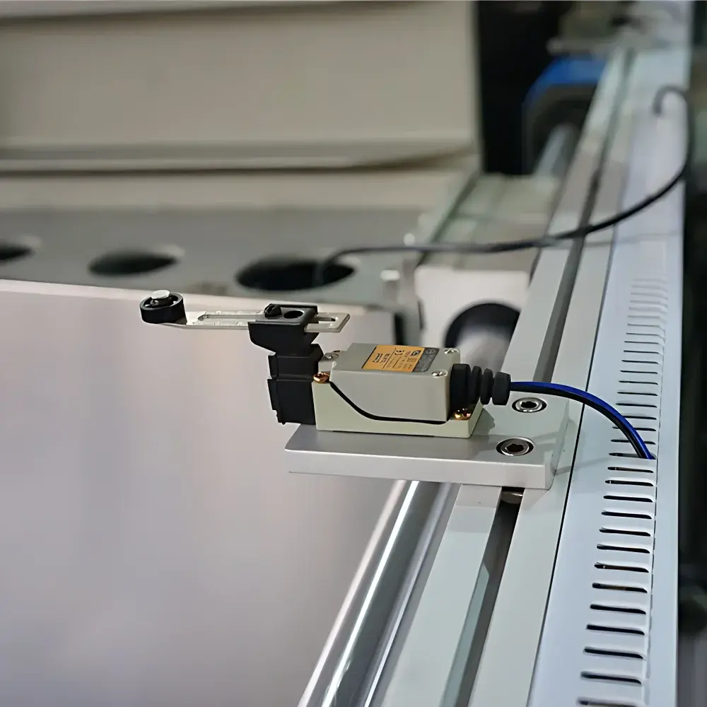 HAIDA HD-A535 Simulated Clamp-and-Hug Testing System (Computer-Controlled)